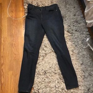 Super cute high waisted skinny jeans !
